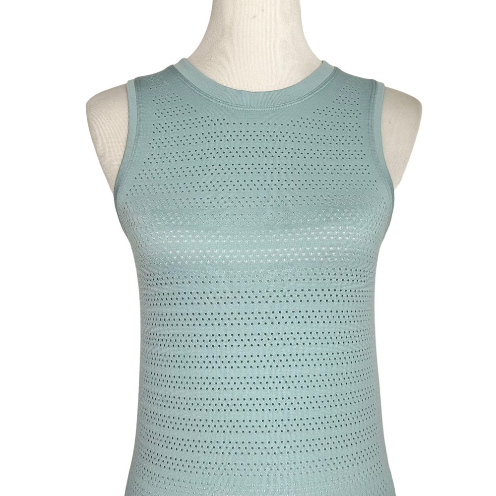 Lululemon Womens Breeze By Muscle Tank II Squad Sz 4 Sea Frost Perforated - Picture 6 of 11